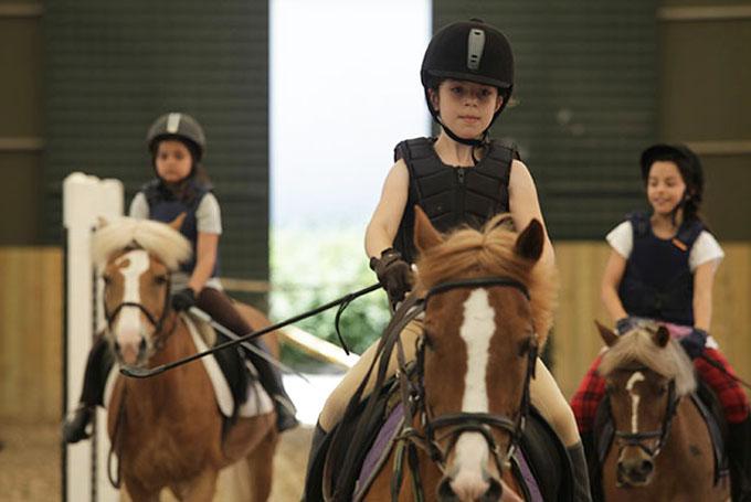 Kemer Country Club Atlı Spor Kulübü pony binişi